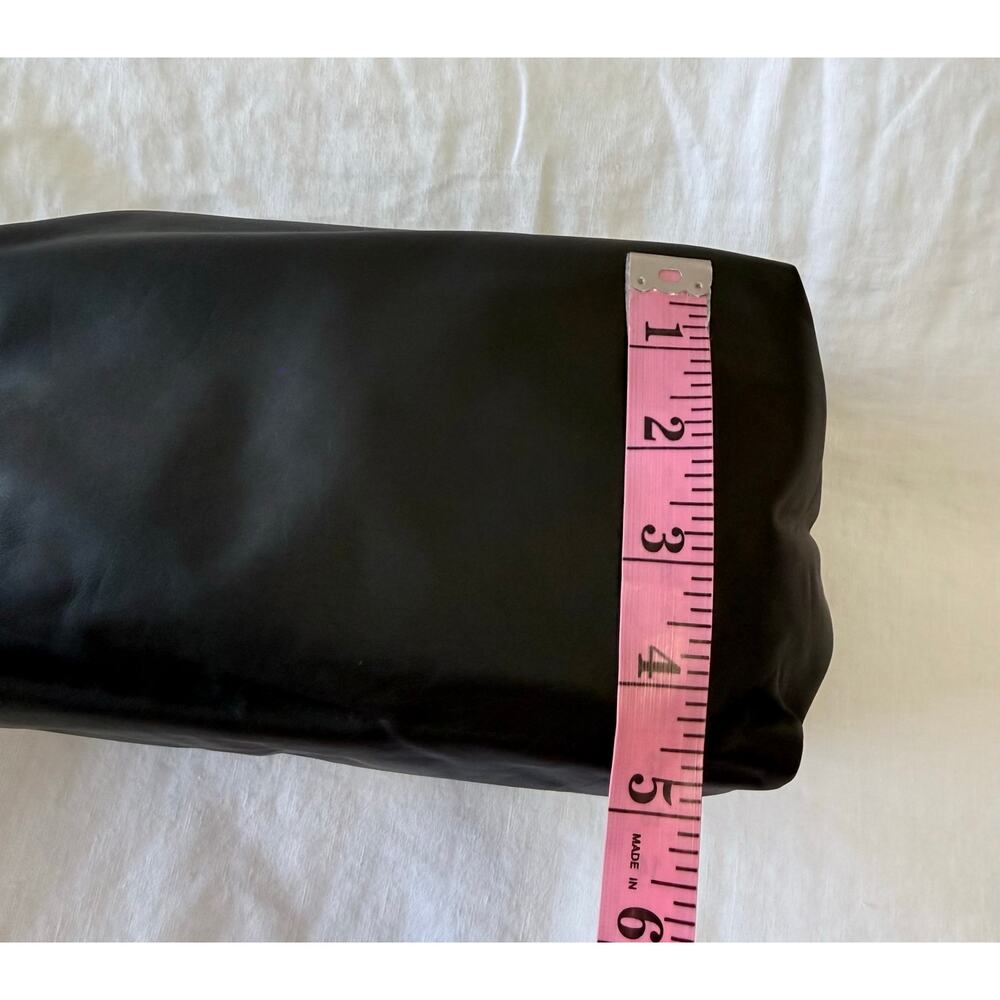 Bottega Veneta | Black Calfskin Leather Hidrology Zip Pouch | Travel Bag Case - Picture 9 of 15